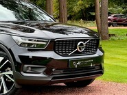 Volvo XC40 T4 R-DESIGN PRO 11