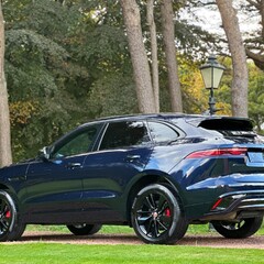 Jaguar F-Pace R-DYNAMIC BLACK MHEV 1