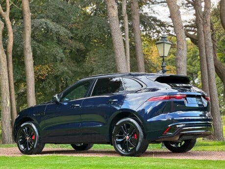 Jaguar F-Pace R-DYNAMIC BLACK MHEV 2