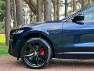 Jaguar F-Pace R-DYNAMIC BLACK MHEV 6