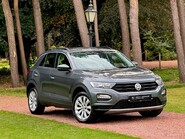 Volkswagen T-Roc SE TSI 15