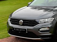 Volkswagen T-Roc SE TSI 11