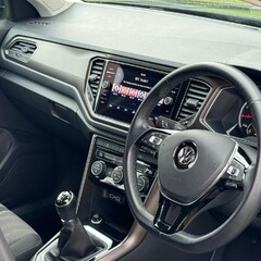 Volkswagen T-Roc SE TSI 4