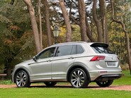 Volkswagen Tiguan R-LINE TECH TDI 4MOTION DSG 2