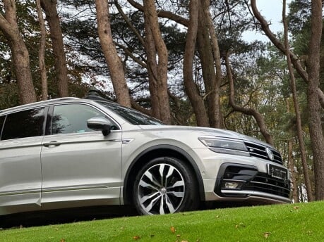 Volkswagen Tiguan R-LINE TECH TDI 4MOTION DSG 17