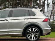 Volkswagen Tiguan R-LINE TECH TDI 4MOTION DSG 32