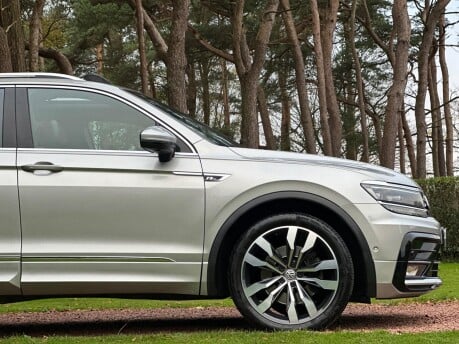 Volkswagen Tiguan R-LINE TECH TDI 4MOTION DSG 33