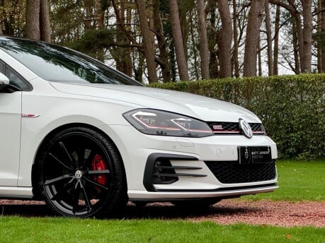 Volkswagen Golf GTI PERFORMANCE TSI 12