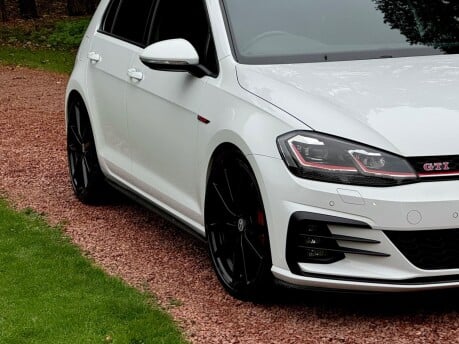 Volkswagen Golf GTI PERFORMANCE TSI 16