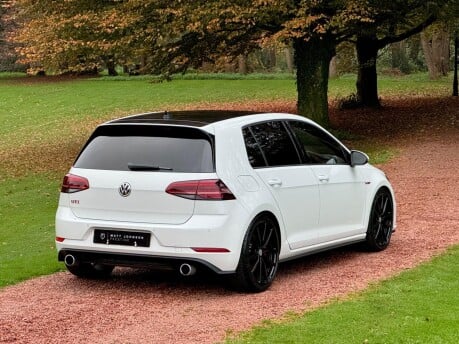 Volkswagen Golf GTI PERFORMANCE TSI 24