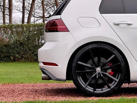 Volkswagen Golf GTI PERFORMANCE TSI 37