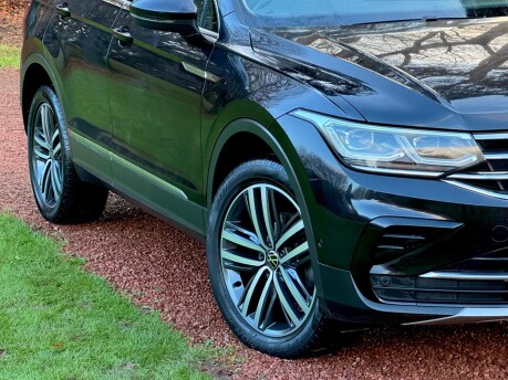 Volkswagen Tiguan ELEGANCE TDI 4MOTION DSG 16