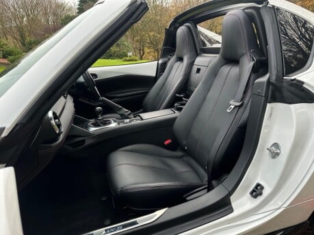 Mazda MX-5 SPORT NAV PLUS 16