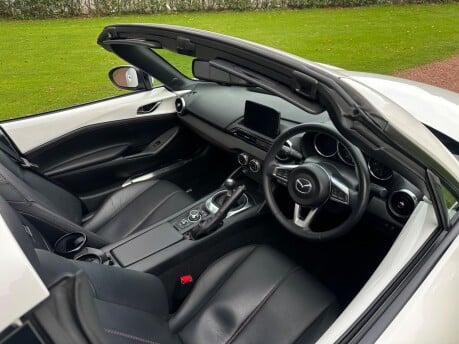 Mazda MX-5 SPORT NAV PLUS 17