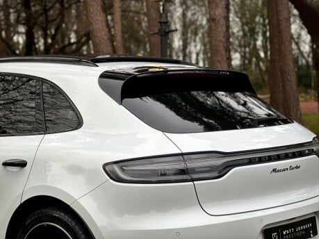 Porsche Macan TURBO PDK 13