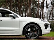 Porsche Macan TURBO PDK 18