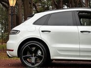 Porsche Macan TURBO PDK 31