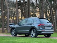 Volkswagen Tiguan Allspace SEL TDI 4MOTION DSG 52