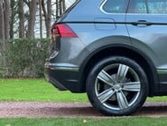 Volkswagen Tiguan SEL TDI 4MOTION DSG 44