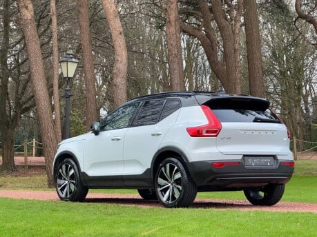 Volvo XC40 RECHARGE T5 R-DESIGN PRO 3