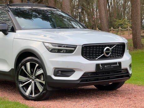 Volvo XC40 RECHARGE T5 R-DESIGN PRO 11