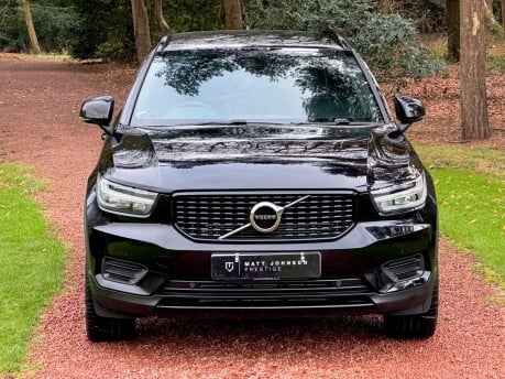 Volvo XC40 RECHARGE T4 R-DESIGN 2