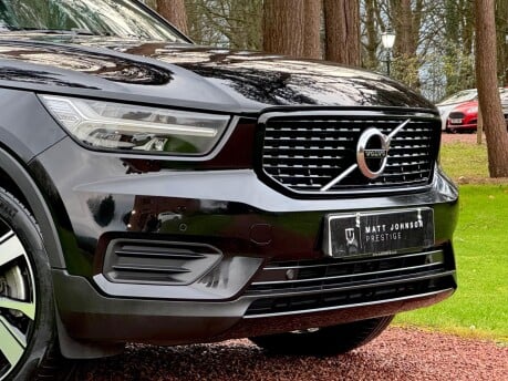 Volvo XC40 RECHARGE T4 R-DESIGN 8