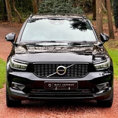 Volvo XC40 B4 R-DESIGN MHEV 1