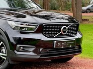 Volvo XC40 B4 R-DESIGN MHEV 4