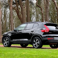 Volvo XC40 B4 R-DESIGN MHEV 4