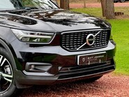 Volvo XC40 B4 R-DESIGN MHEV 8