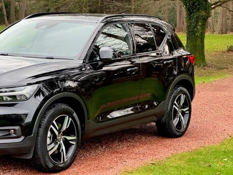 Volvo XC40 B4 R-DESIGN MHEV 15