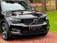 Volvo XC40 B4 R-DESIGN MHEV 17