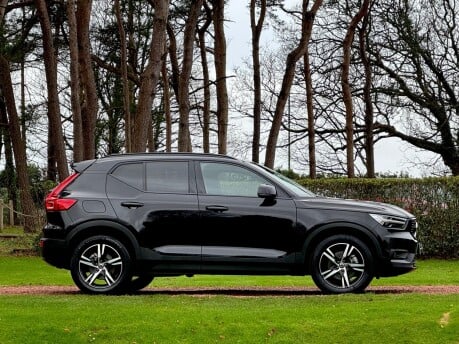 Volvo XC40 B4 R-DESIGN MHEV 19