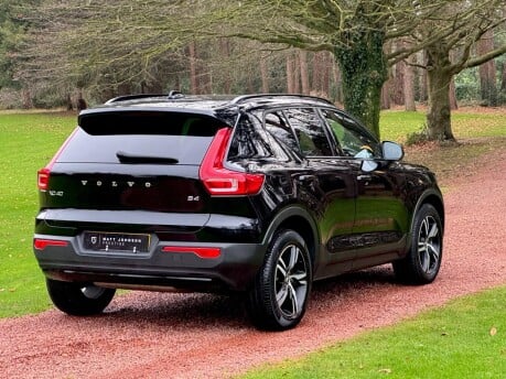 Volvo XC40 B4 R-DESIGN MHEV 21