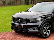 Volvo XC40 B4 R-DESIGN MHEV 23