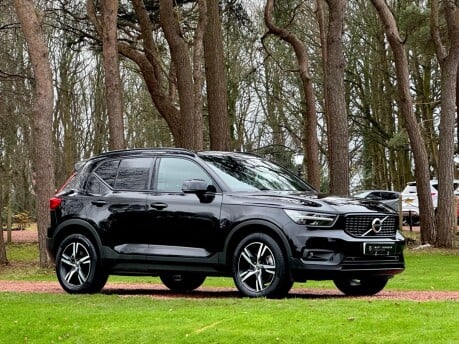 Volvo XC40 B4 R-DESIGN MHEV 26