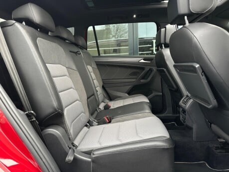 Volkswagen Tiguan Allspace R-LINE TECH TSI EVO DSG 63