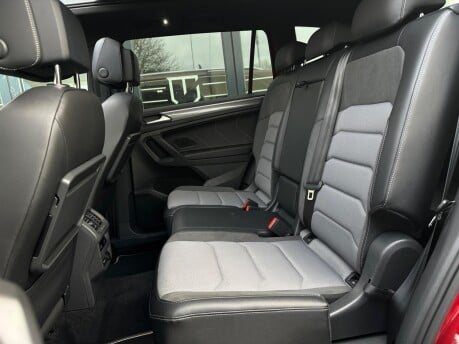 Volkswagen Tiguan Allspace R-LINE TECH TSI EVO DSG 28