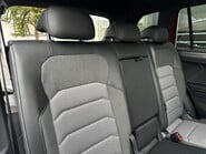 Volkswagen Tiguan Allspace R-LINE TECH TSI EVO DSG 43