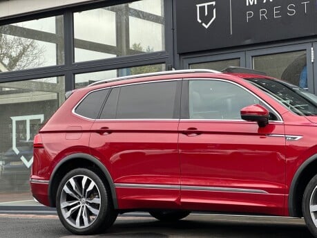 Volkswagen Tiguan Allspace R-LINE TECH TSI EVO DSG 58