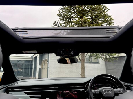 Audi Q8 TDI QUATTRO S LINE MHEV 20