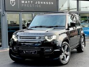 Land Rover Defender X-DYNAMIC HSE 4