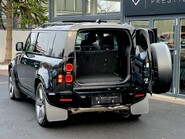 Land Rover Defender X-DYNAMIC HSE 11