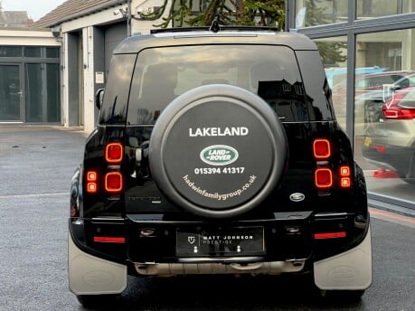 Land Rover Defender X-DYNAMIC HSE 28