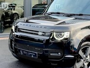 Land Rover Defender X-DYNAMIC HSE 30