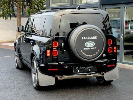 Land Rover Defender X-DYNAMIC HSE 42