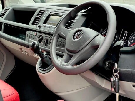 Volkswagen Transporter T28 TDI P/V STARTLINE BMT 2