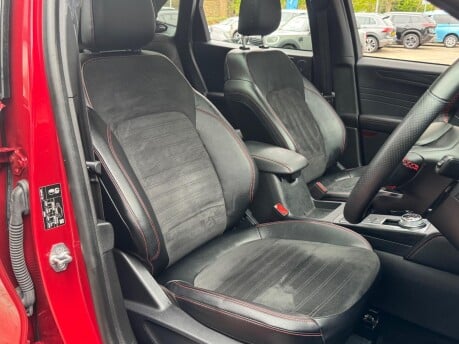 Ford Kuga ST-LINE X EDITION 24