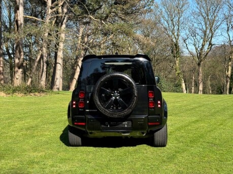 Land Rover Defender XS EDITION PHEV 16